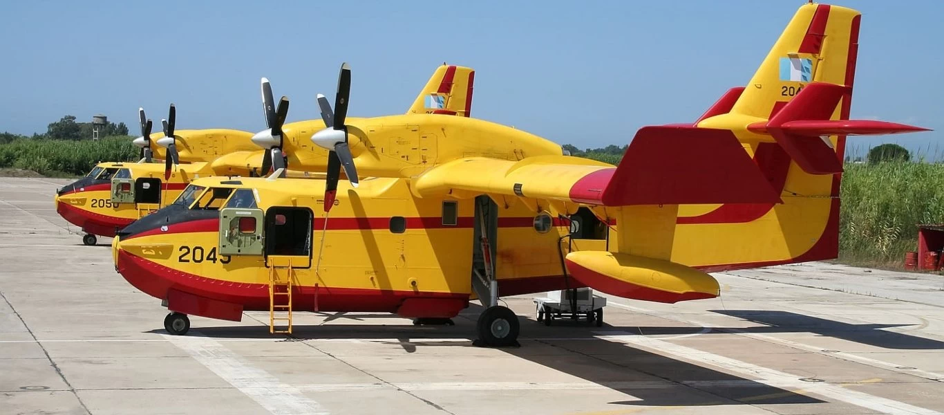 Τρία καναντέρ της Γαλλίας αναχωρούν από την Ελλάδα με προορισμό την Ιταλία